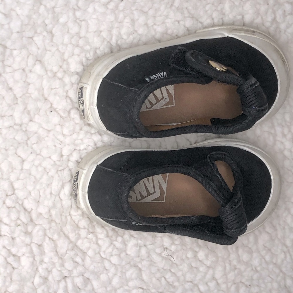 3 pair girls shoes in play condition